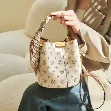 Aokang Classic Vintage Shoulder Bag Small Coffee Ivory