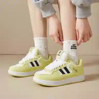 medd Classic Synthetic Leather Low Top Sneakers