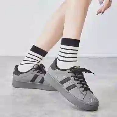 medd Classic Retro Low Sneakers
