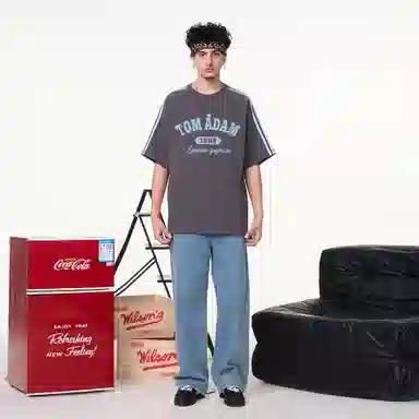 TOM ADAM T