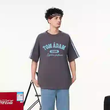 TOM ADAM T