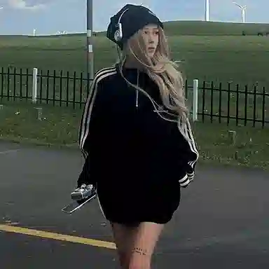 虫小绿 美式复古拼接撞色刺绣情侣半领运动卫衣 男女同款