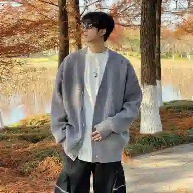 V