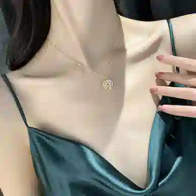 KING OF BLING Pinwheel Necklace