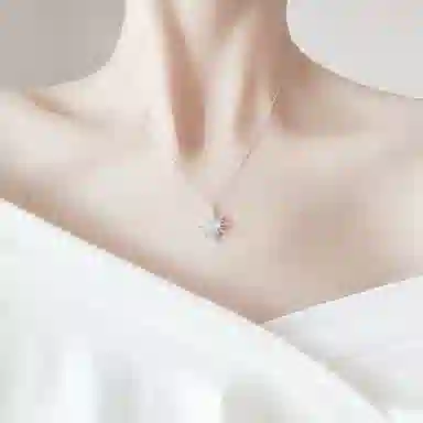 KING OF BLING Star Necklace