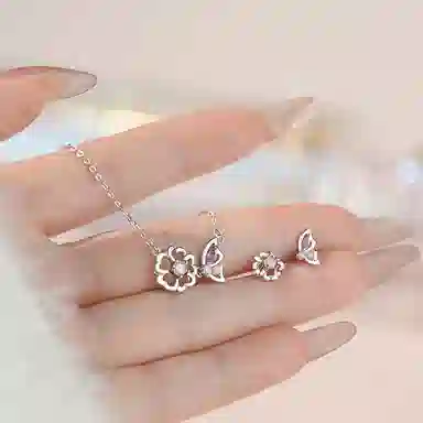 999