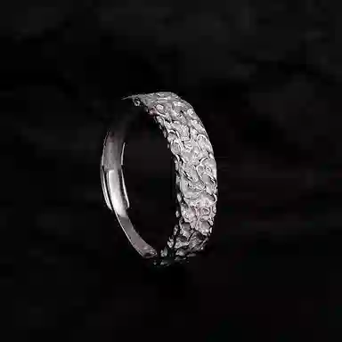 925