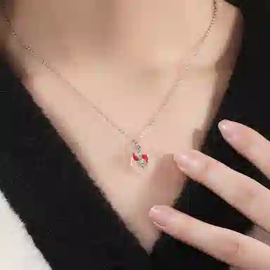 925
