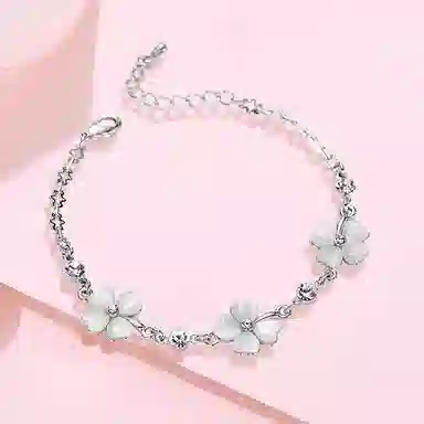 【幸运女神 I 请你发财！】 克兰茜 四叶草系列 浪漫精致甜美锁骨链 简约气质优雅心动日常百搭可调节手饰 玻璃猫眼 项链 女款