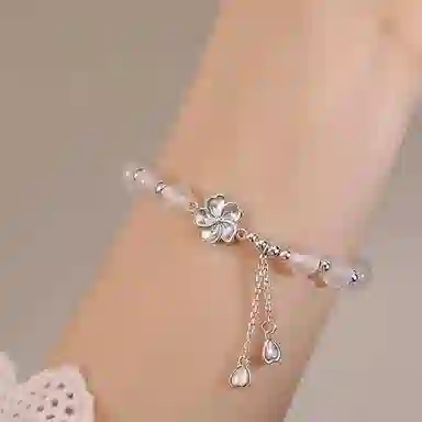 925