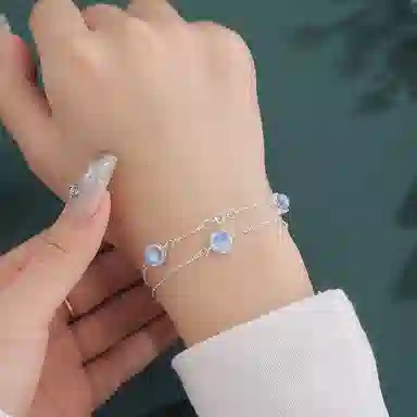 克兰茜 在逃公主 星河逐梦轻奢链 小众简约高级感双层叠戴设计 个性时尚精致经典百搭气质优雅 精美礼盒 可调节 好运 琉璃 玉石手链 女款