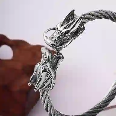 永恒旋律 霸气双龙造型设计 新中式潮流时尚高级感 简约复古国潮 可调节 钛钢 手镯 男款 银色