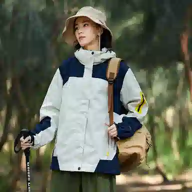 木清清 美式机能风拼接色可拆卸帽户外三合一防风防水登山冲锋茄克夹克外套 女款