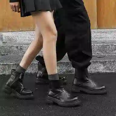 季季駺品 超纤皮 工装 时尚百搭 厚底舒适 短靴 男女同款 黑色