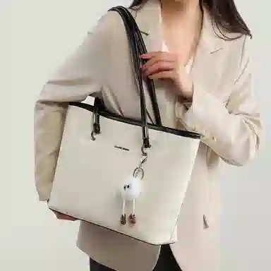 COMELY Tote