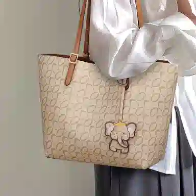 COMELY Tote
