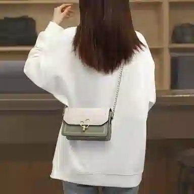 COMELY Matcha Green Chain Bag