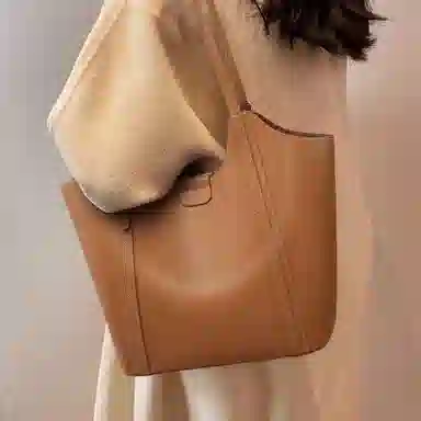 COMELY Tote Bag Brown
