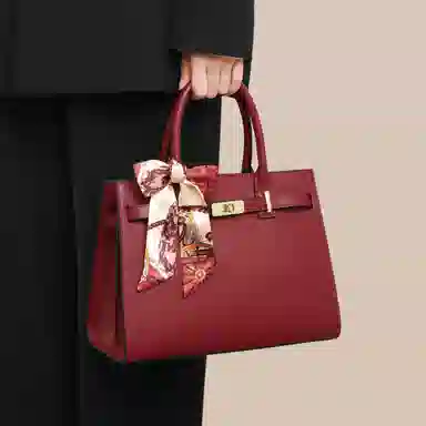 COMELY Classic Tote Bag