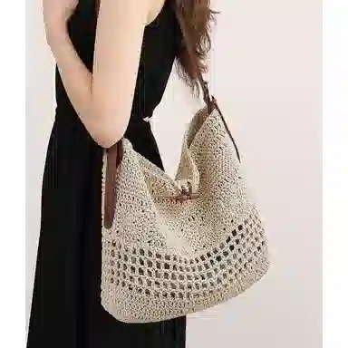 COMELY Tote