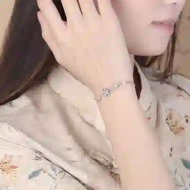 S925