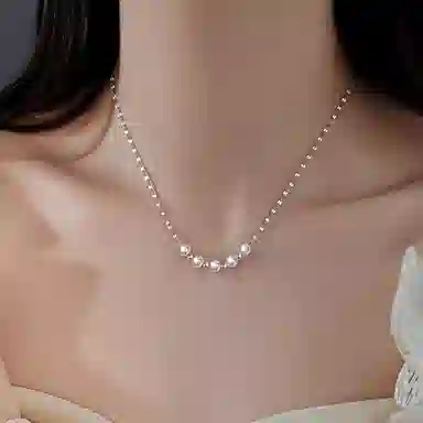 925