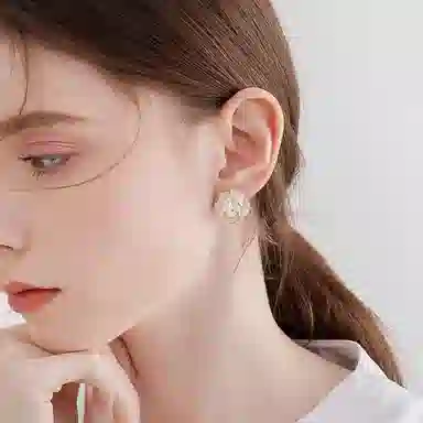 S925
