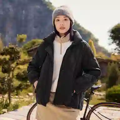 雅鹿 通勤立领拉链长袖轻薄短款小个子波浪绗线纯色羽绒服 女款