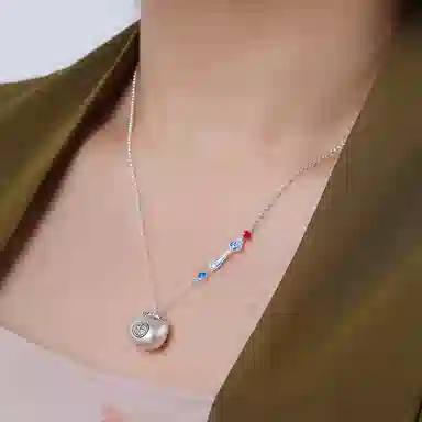 925