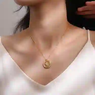 925