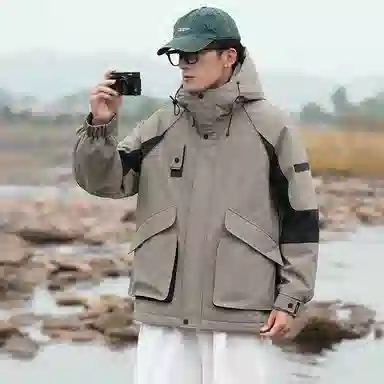 鸭鸭 短款连帽户外保暖外套羽绒服 女款