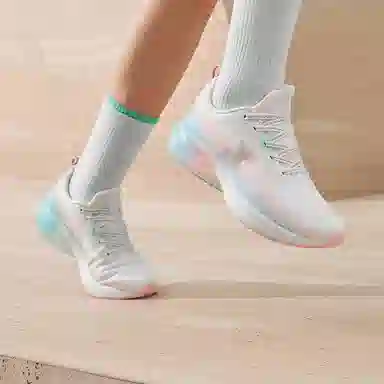 特步 舒适简约百搭 防滑耐磨 低帮 跑步鞋 女款 蓝白色