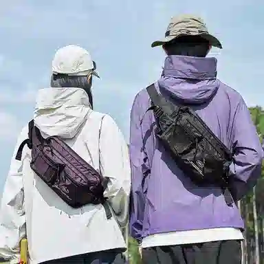 特步 纯色运动户外便携卡扣挎包潮流时尚 织物 腰包 男女同款情侣款 黑色