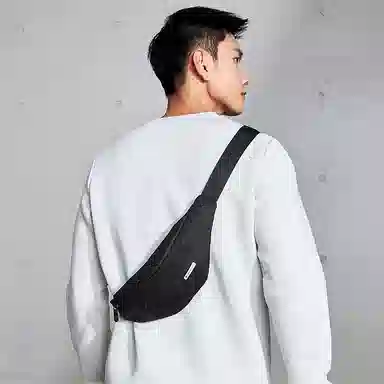 特步  纯色跑步运动轻便便携潮流时尚卡扣单肩包 织物 腰包 常规 男女同款情侣款 多色