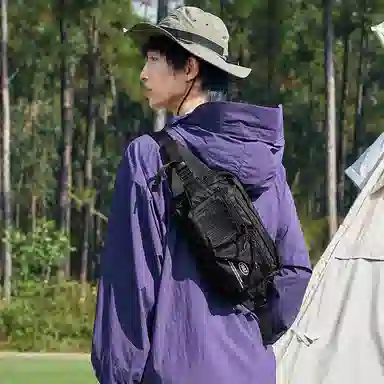 特步 纯色运动户外便携卡扣挎包潮流时尚 织物 腰包 男女同款情侣款 黑色