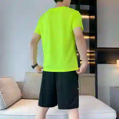 MKIEZER T