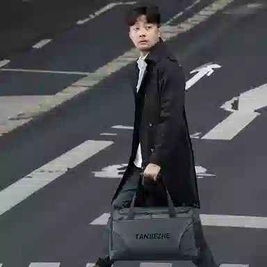 探界者 干湿分离防水耐脏容量超大多重收纳独立鞋仓 皮膜 健身旅行包 常规 男款 黑色/灰色