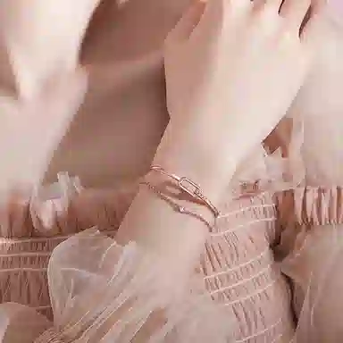S925