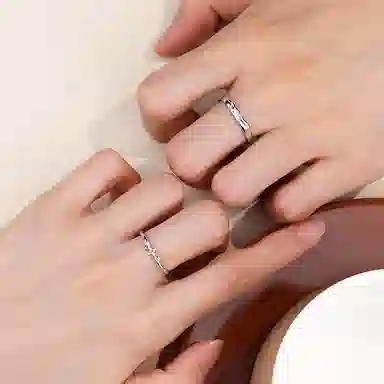 S925