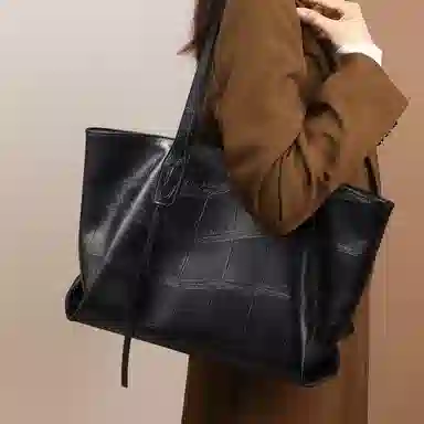 MILLIE'S ins Tote