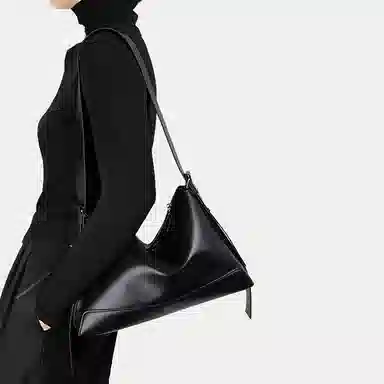 MILLIE'S Classic Leather Shoulder Bag Black