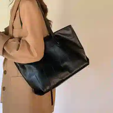 MILLIE'S ins Tote