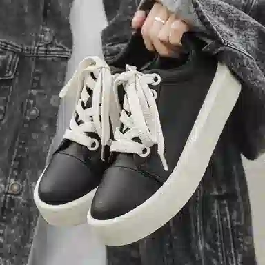 YIVELOVE Low Top Sneakers