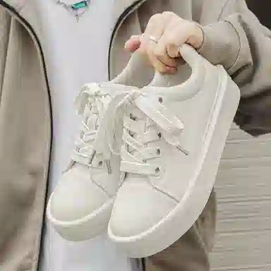 YIVELOVE Low Top Sneakers