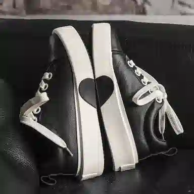 YIVELOVE Low Top Sneakers