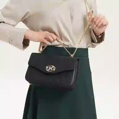 都宝路 质感百搭轻便日常通勤约会出行简约菱格链条 牛皮拼合成革 单肩斜挎包 女款 多色