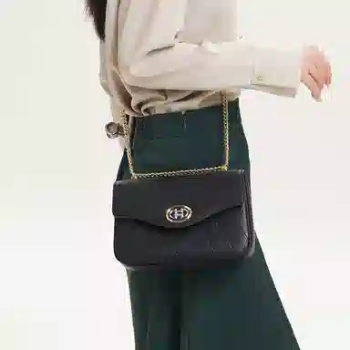 都宝路 质感百搭轻便日常通勤约会出行简约菱格链条 牛皮拼合成革 单肩斜挎包 女款 多色