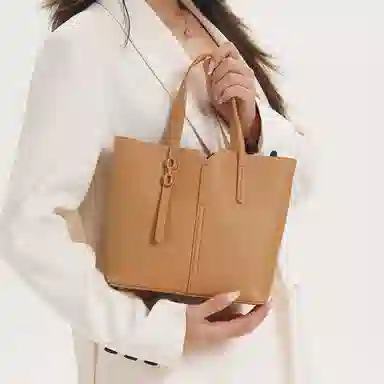 都宝路 精致简约大容量 合成革 水桶包斜挎包 中号 女款 杏色/粉色/米白/黑色