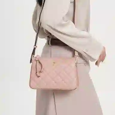 都宝路 百搭小香风菱格日常通勤气质质感精致小方包 合成革 单肩斜挎包 中号 女款 焦糖/红色/粉红