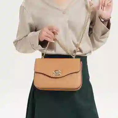 都宝路 质感百搭轻便日常通勤约会出行简约菱格链条 牛皮拼合成革 单肩斜挎包 女款 多色